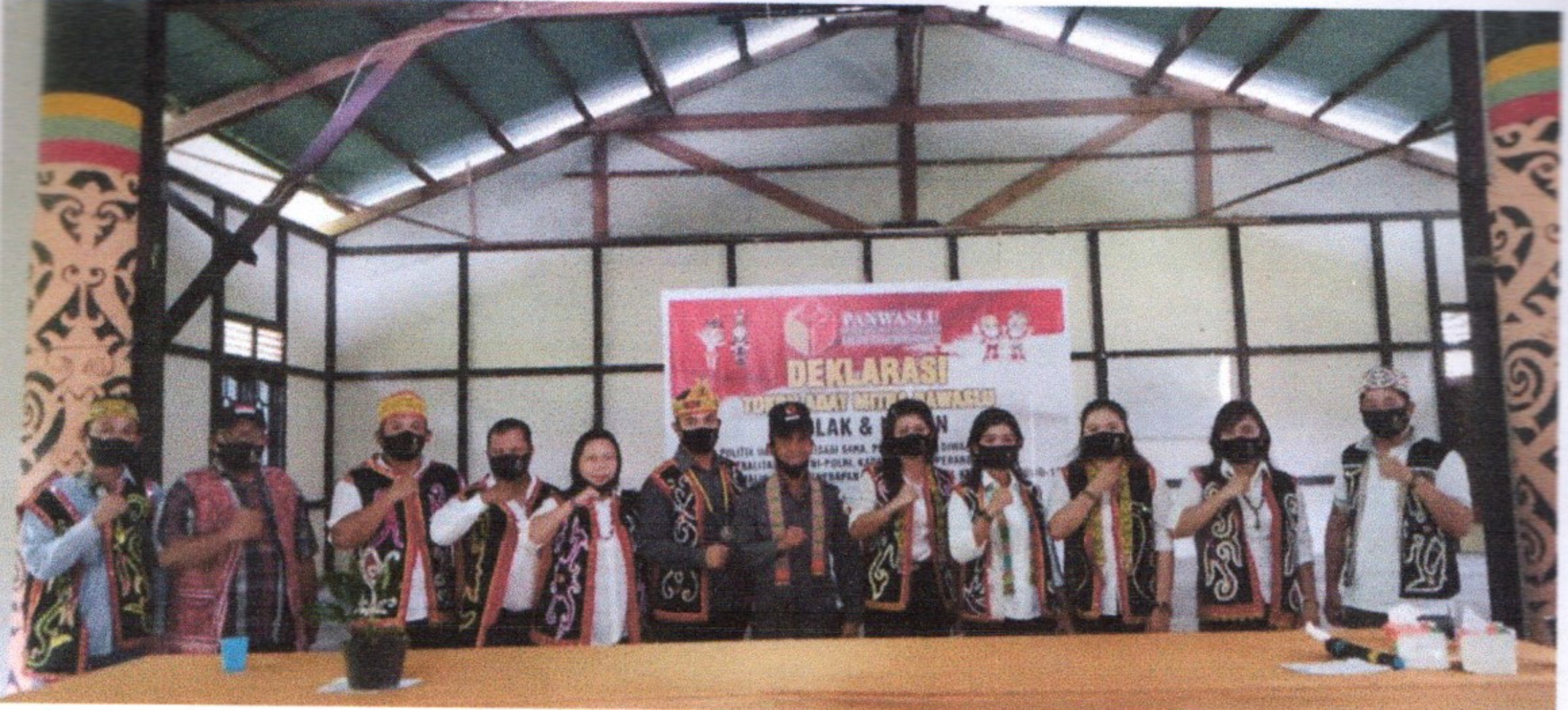 Theo hadiri Deklarasi Tokoh Adat Mitra Bawaslu Kecamatan Embaloh Hulu