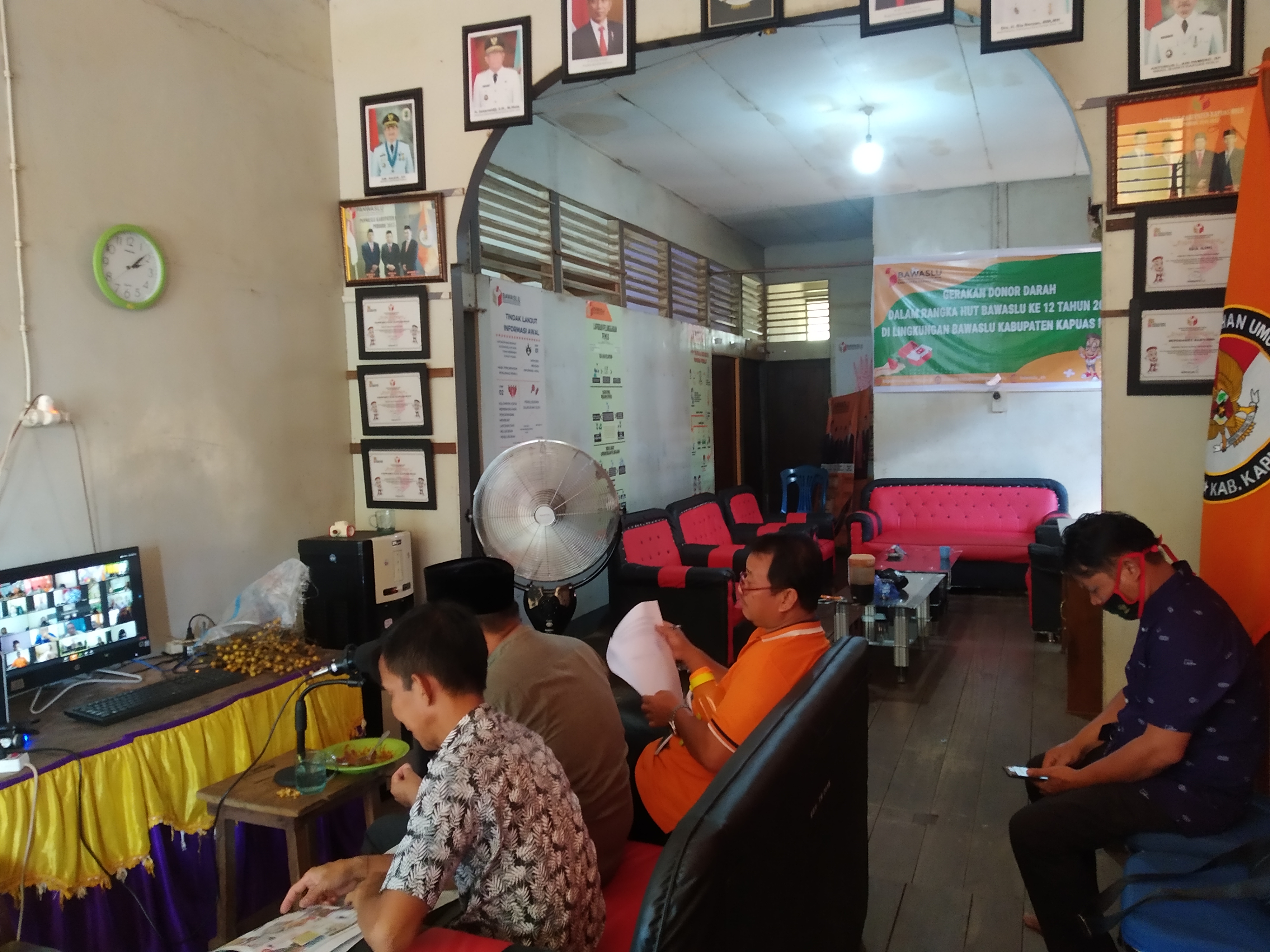 Bawaslu Provinsi Kalbar gelar rakor pelaksanaan kegiatan pada masa Covid 19 bersama 14 Bawaslu Kabupaten/Kota