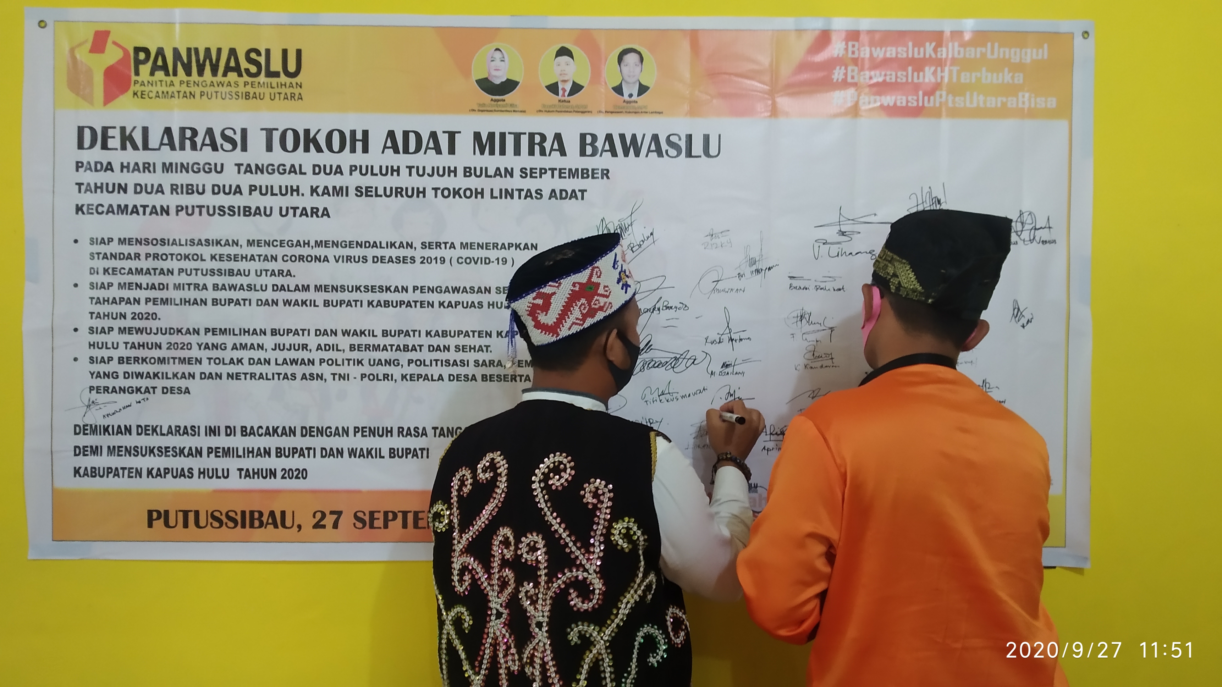 Temenggung dan Tokoh Adat Kapuas Hulu  Tandatangani Deklarasi Bersama Bawaslu