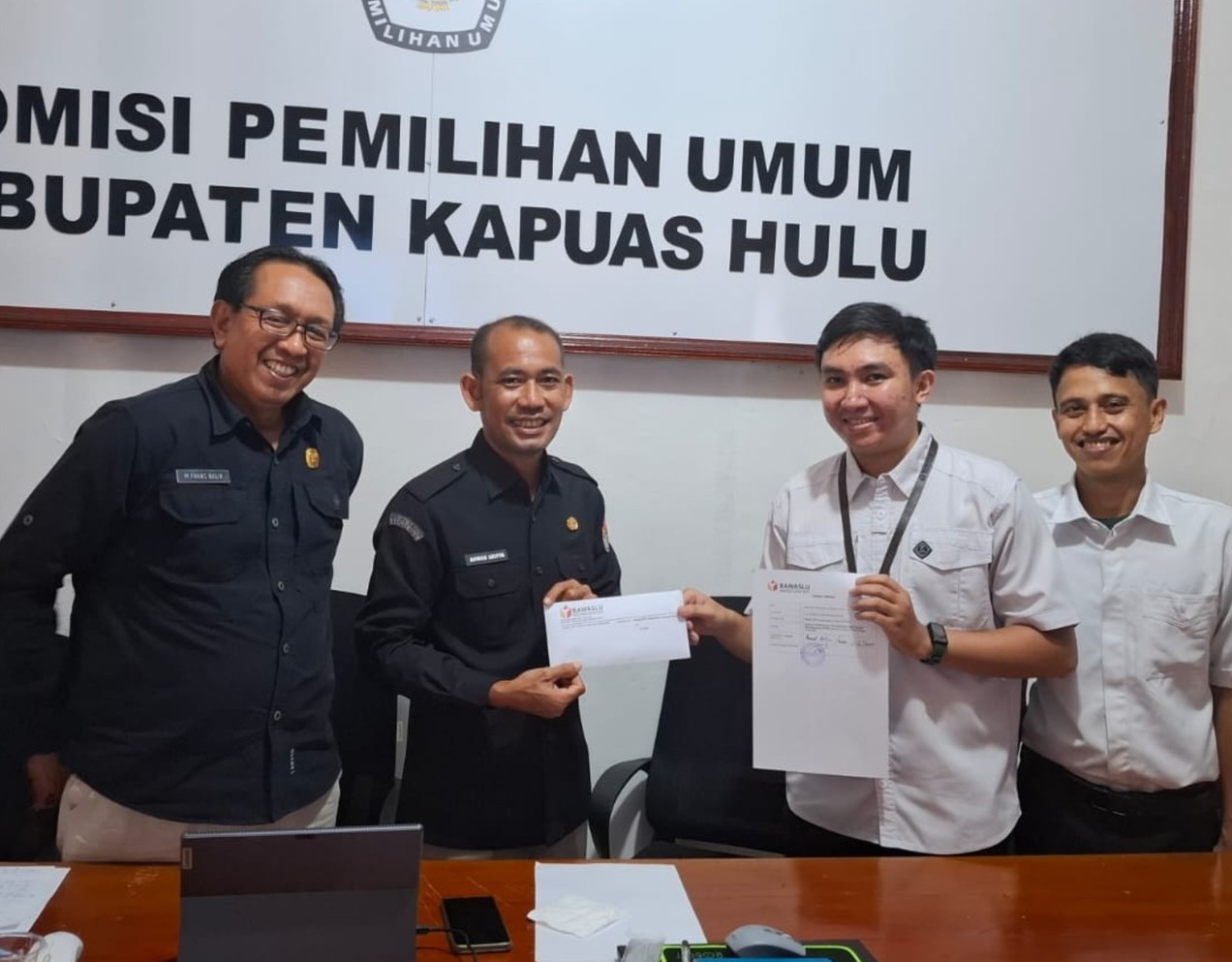 Bawaslu Kapuas Hulu mengantarkan Imbauan ke KPU Kapuas Hulu terkait pdpb
