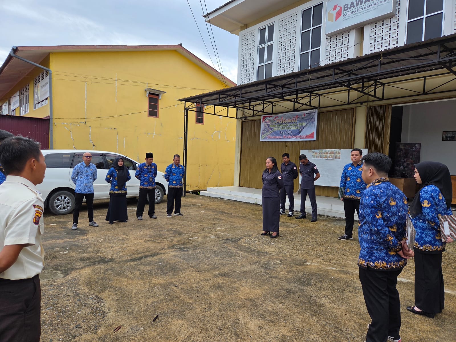 Anggota Bawaslu Kabupaten Kapuas Hulu Ike Verawati Fajrin Pimpin Apel Siaga Peringatan Hari Lahir Pancasila