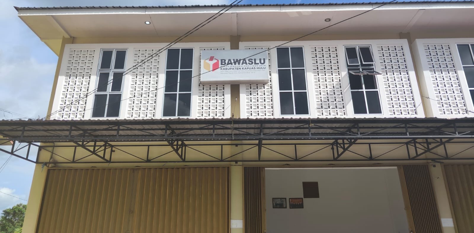 Kantor Sekretariat Bawaslu Kabupaten Kapuas Hulu