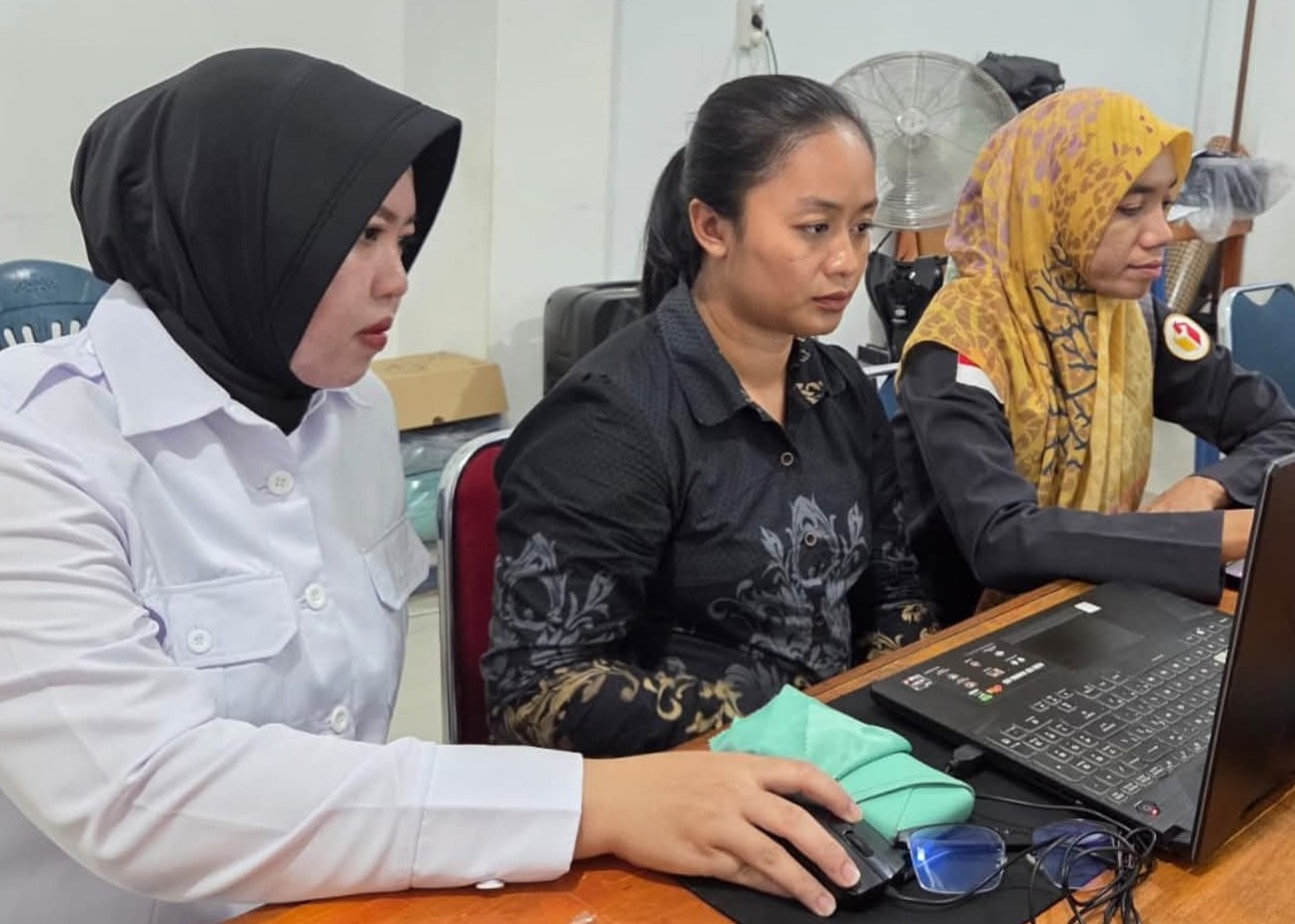 Bawaslu Kapuas Hulu menghadiri diskusi daring perbawaslu