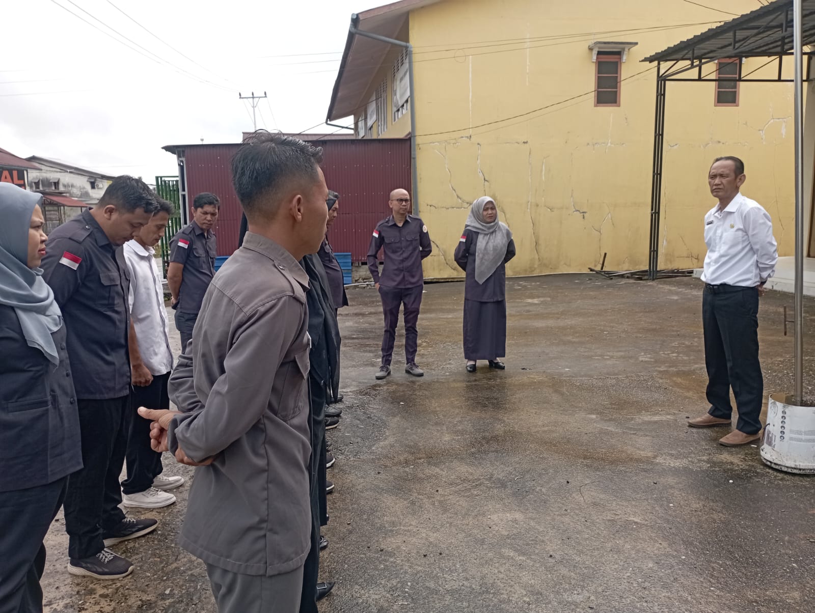 Apel rutin senin pagi