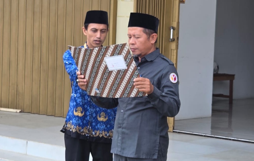 Ketua Bawaslu Kapuas Hulu membacakan amanat