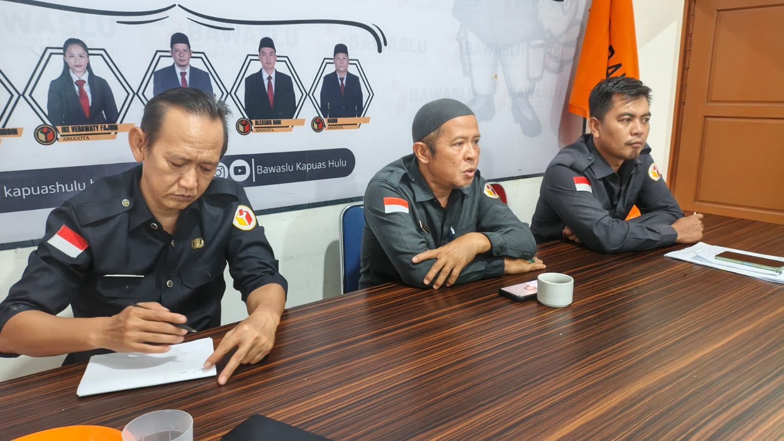 Rapat internal Bawaslu Kapuas Hulu