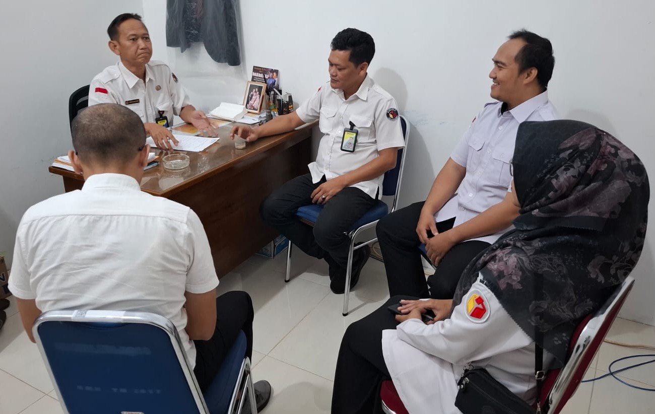 rapat internal sekretariat