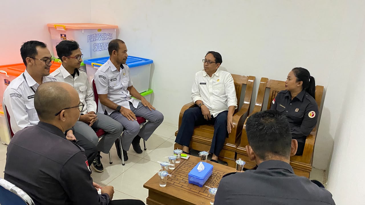 kunjungan kpu kapuas hulu ke bawaslu kapuas hulu