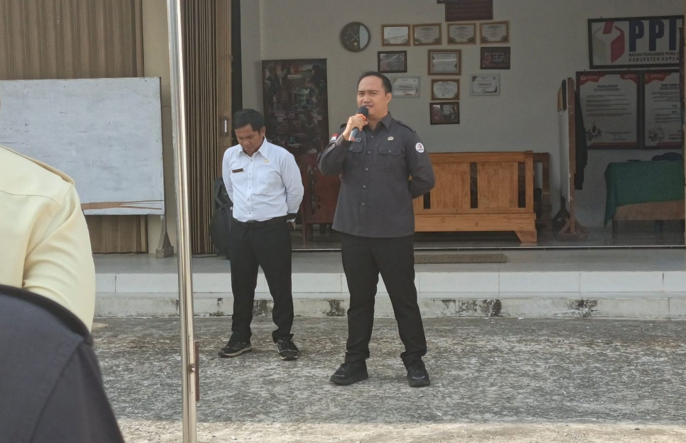 apel rutin senin pagi