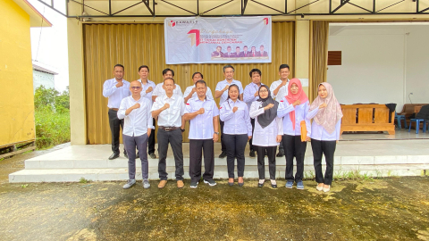 jajaran sekretariat Bawaslu Kabupaten Kapuas Hulu gelar Apel peringatan hari jadi Bawaslu ke 17 tahun 2025