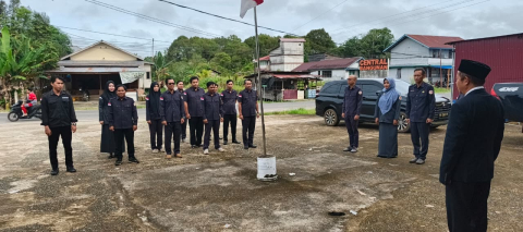 Peserta apel pagi perdana