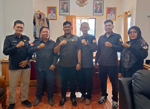 foto bersama wakil ketua dprd kapuas hulu