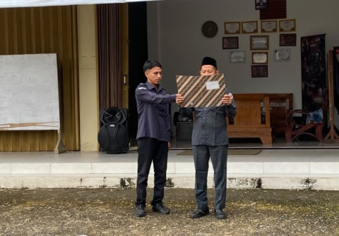 apel rutin senin pagi