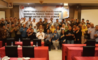 KETUA DAN ANGGOTA BAWASLU KAPUAS HULU IKUTI RAKOR TINGKAT PROVINSI TERKAIT PENYELESAIAN SENGKETA PROSES PEMILU.