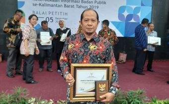 Bawaslu Kabupaten Kapuas Hulu Raih Penghargaan dari Komisi Informasi Publik Kalbar