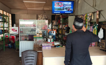 Bawaslu Kapuas Hulu ikuti Pelaksanaan Upacara di Warung dan Rumah