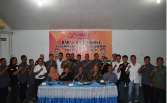 Dihadiri anggota Bawaslu Provinsi, Panwascam Kabupaten Kapuas Hulu terima pembekalan Siwaslu