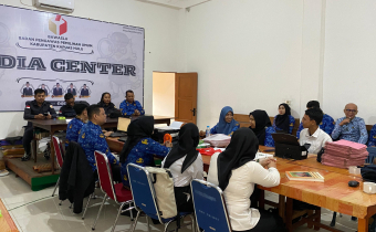 Suasana Ruang Rapat di Sekretariat Bawaslu Kabupaten Kapuas Hulu