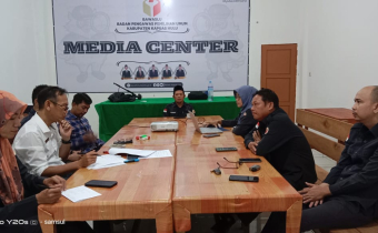 Rapat internal Bawaslu Kapuas Hulu