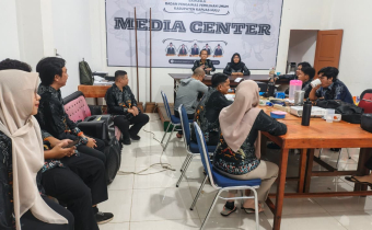 rapat internal sekretariat